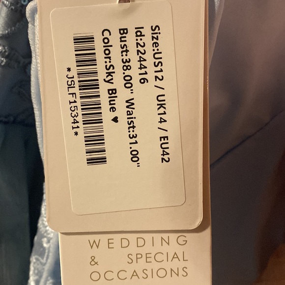 Trumpet / Mermaid formal gown with appliqué and sequins. - Picture 6 of 6